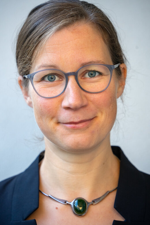 Das Bild zeigt Prof.in Dr. Vera Munde.