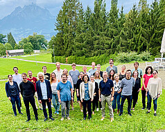 Gruppenbild des EFFORT-Teams aufgenommen in den Schweizer Bergen