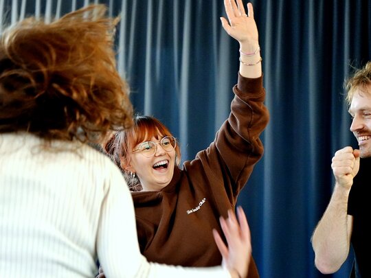 Szene aus den Proben für das Theaterstück Der Wunschpunsch