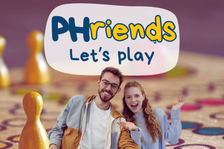 Hannah und Leo vom PHeelGood-Team auf dem PHriends-Plakat: Der offene Spieletreff, um sich mit anderen Studis zu vernetzen und die mentale Gesundheit zu fördern.