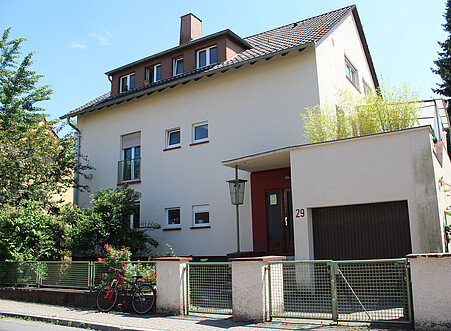 Das Foto zeigt den Selbstlernbereich für Studierende mit Kind in der Mozartstraße.