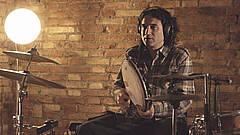 Massimo Cusato am Schlagzeug.