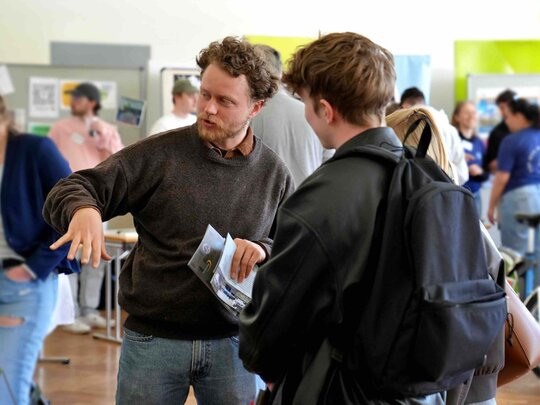 Zu sehen ist eine Beratungssituation bei den Beratungstagen.