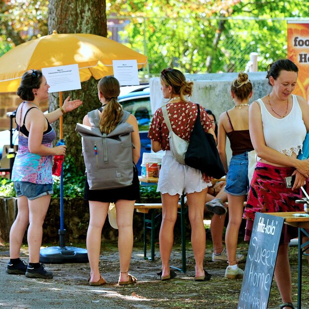 Das Bild zeigt Teilnehmer:innen des Future Festivals 2025.