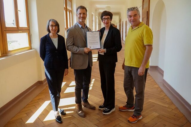 Gruppenbild von Henrike Schön, William McConnell, Karin Vach und Alexander Siegmund