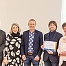 Foto: privat Johannes Wegenkittl und vier weitere Personen mit dem Uwe-Uffelmann-Preis.