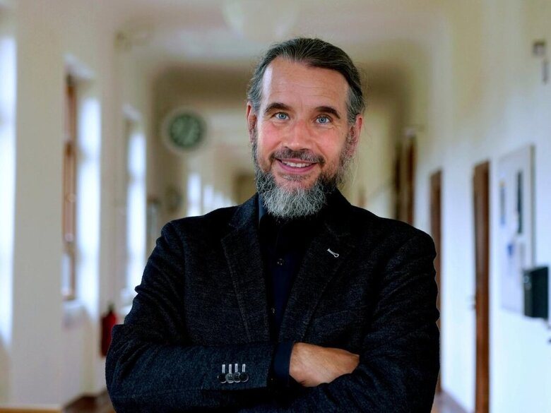 Porträt von Thomas Knaus