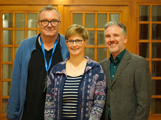 Zu sehen sind die drei Vorstandsmitglieder der Fakultät Nummer Eins.