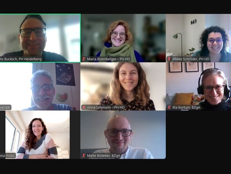 Auf dem Bild ist ein Screenshot eines digitalen Meetings zu sehen, mit Profilbildern der Projektbeteiligten
