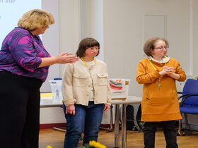 Zu sehen sind die Bildungsfachkräfte.