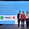 Bei der Vorstellung des Projektes SuHB auf dem Kongress für Blin-den- und Sehbehindertenpädagogik in Marburg 2023 (v. l.): Tabea Sadowski, Pädagogische Hochschule Heidelberg; Dr. Stefanie Holz-apfel und Dr. Marie-Luise Schütt, Universität Hamburg; Barbara Heindl, Ludwig-Maximilians-Universität München.