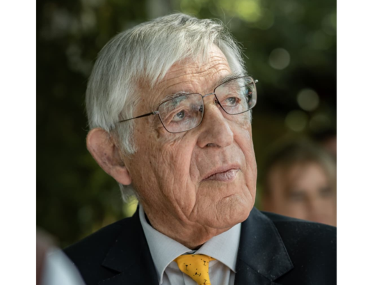 Das Foto zeigt ein Poträt von Fritz Dannemann.