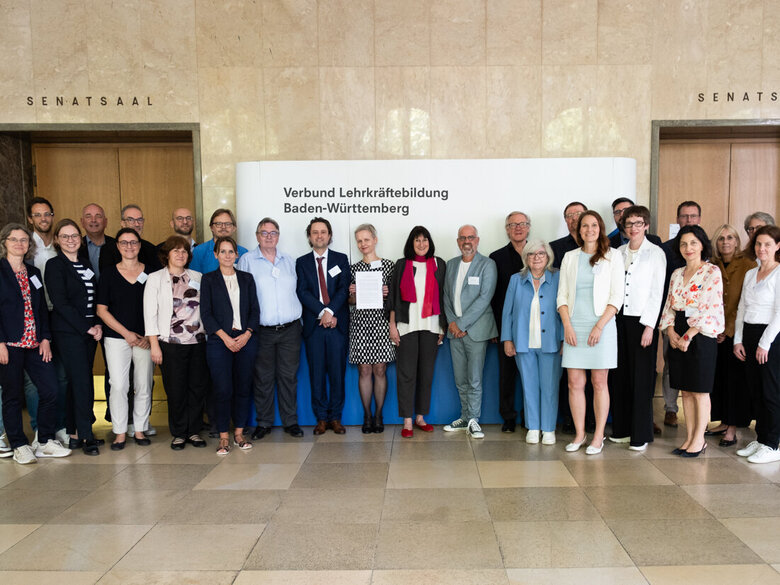 Gruppebild der Gründungsmitglieder des Verbunds lehrkräftebildender Hochschule BaWü