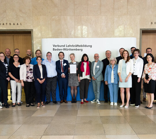 Gruppebild der Gründungsmitglieder des Verbunds lehrkräftebildender Hochschule BaWü