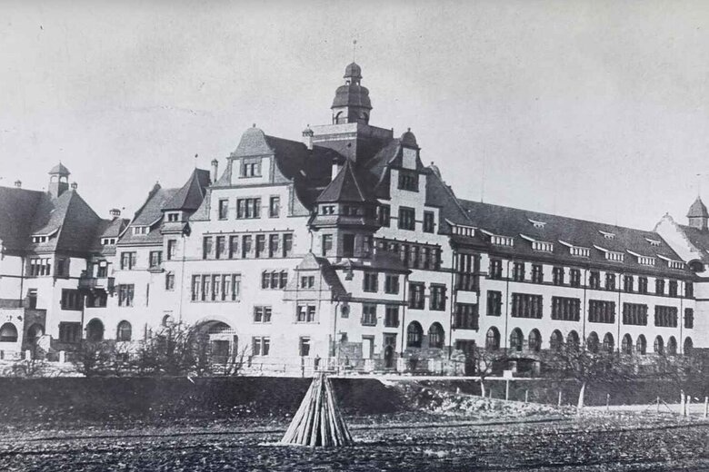 Historische Aufnahme des Altbaus der Pädagogischen Hochschule Heidelberg