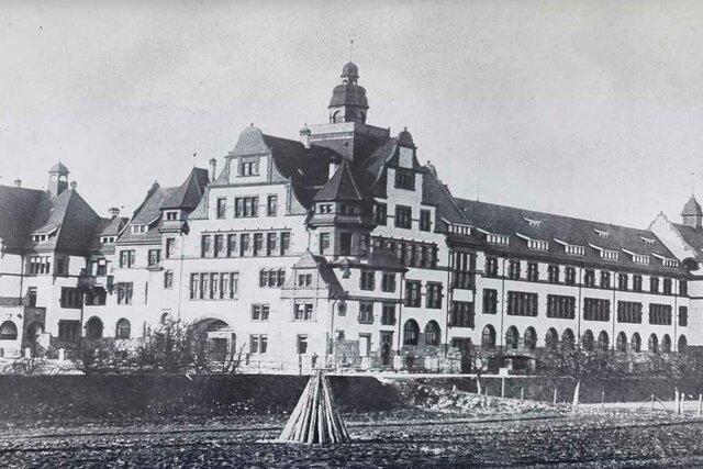 Historische Aufnahme des Altbaus der Pädagogischen Hochschule Heidelberg