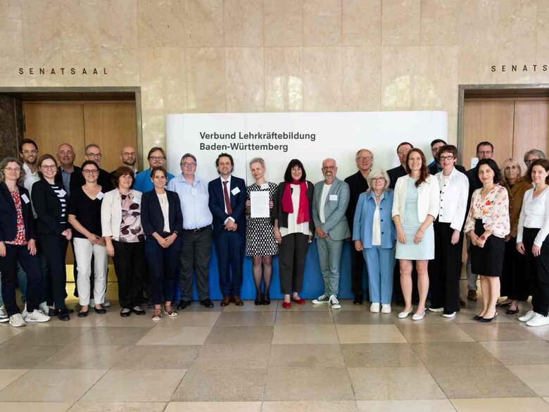 Gruppebild der Gründungsmitglieder des Verbunds lehrkräftebildender Hochschule BaWü