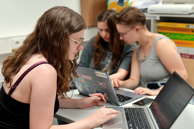 Foto von drei Studentinnen