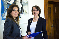 Geschäftsführerin des CITE, Anja Bast-Schneider links im Bild und die Leiterin des CITE sowie von ProMobiLGS Henrike Schön, rechts im Bild.