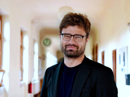 Das Portätfoto zeigt Jan-Henning Ehm.