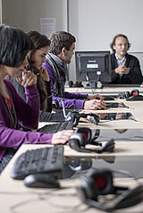 Deko-Foto Studierende in einem Medien-Seminar