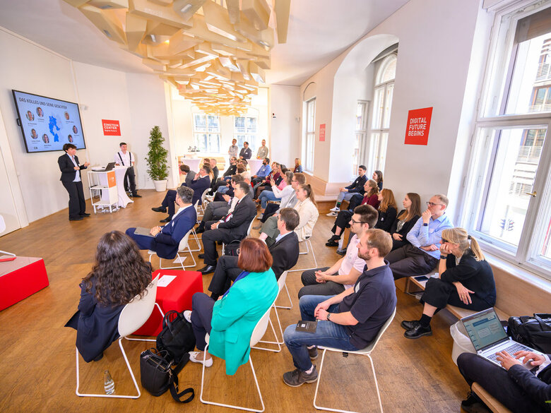 Prof. Dr. Claudia Hildebrandt spricht bei der Eröffnung des CZS KID in Berlin