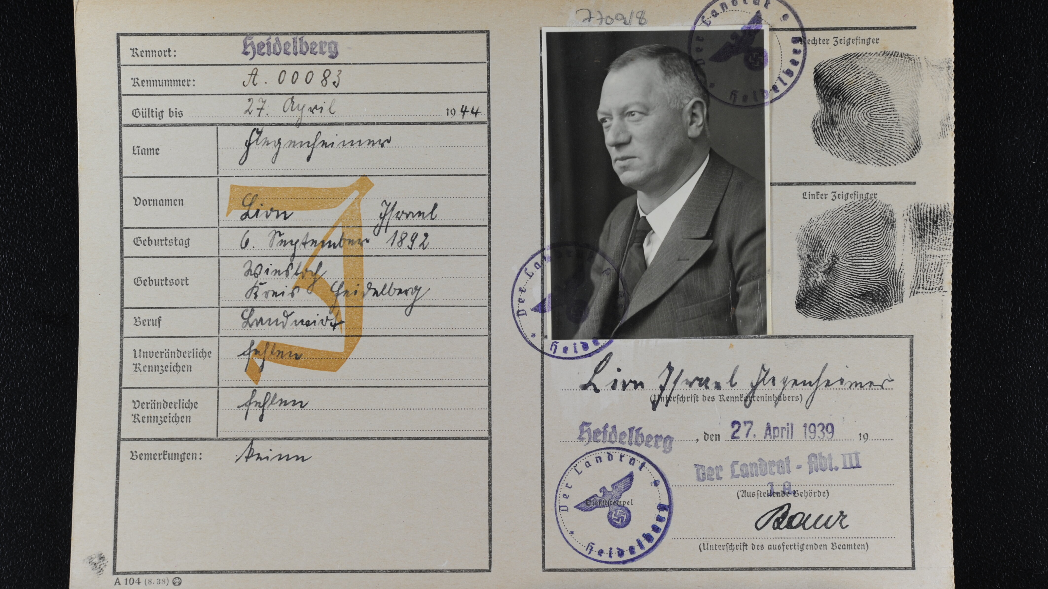 Porträtfoto von Lion Flegenheimer