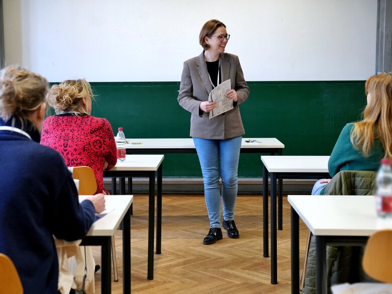 Prof. Dr. Marita Friesen, Direktorin der HSE und Prorektorin der PH, spricht auf der Erasmus+ Staff Week