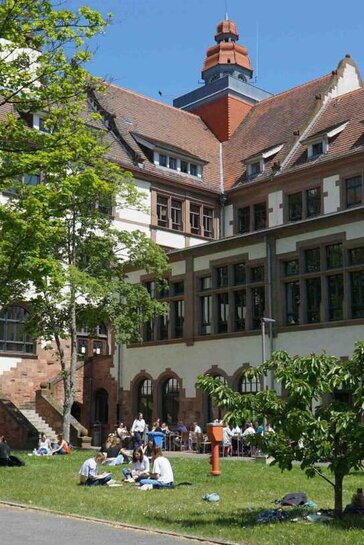 Innenhof des Altbau der Pädagogischen Hochschule Heidelberg Zu sehen ist der Innenhof des Altbau der Pädagogischen Hochschule Heidelberg