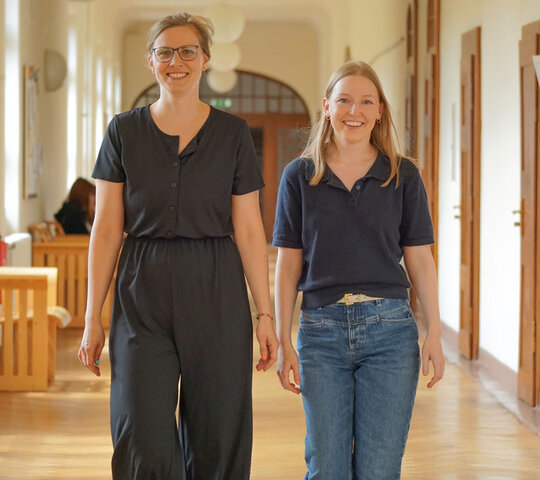 Porträt von Maike Petersen und Jana Steinbacher