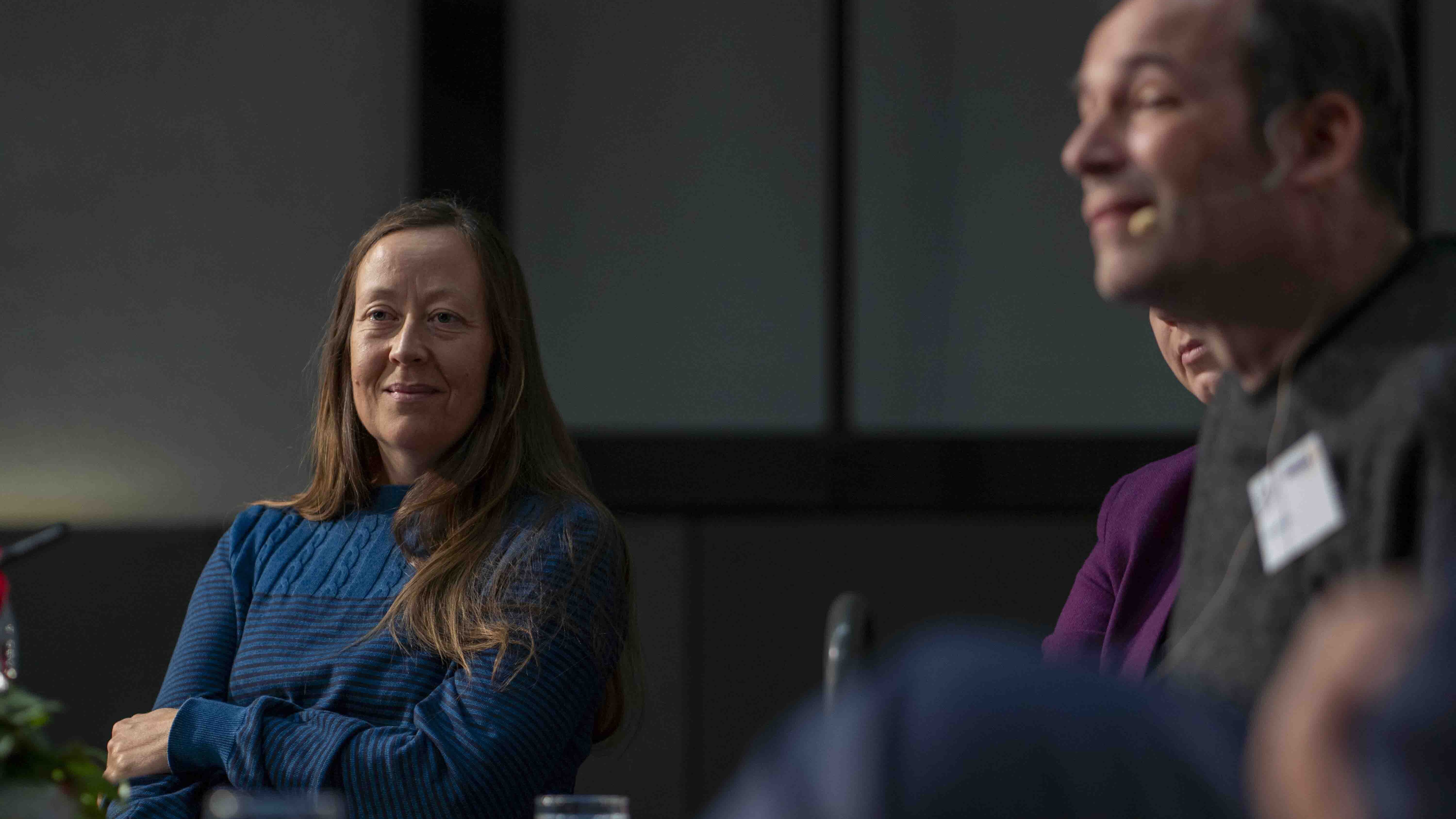 Das Bild zeigt Prof. Dr. Marlene-Anne Dettmann im Rahmen der Podiumsdiskussion.