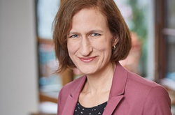 Das Foto zeigt ein Portrait von Dr. Dorothee Brovelli.