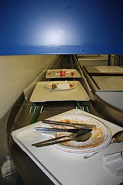 Auflösung zum Juli-Newsletter: Geschirrstation in der Neubau-Cafeteria