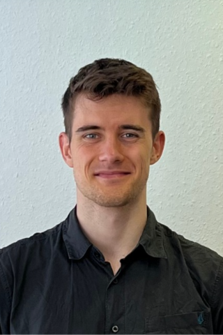 Zu sehen ist Alumnus Stefan Santner