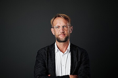 Portraitfoto von Prof. Dr. Christian Heuer