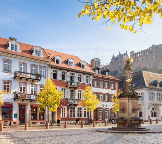 Zu sehen ist der Kornmarkt in der Heidelberger Altstadt
