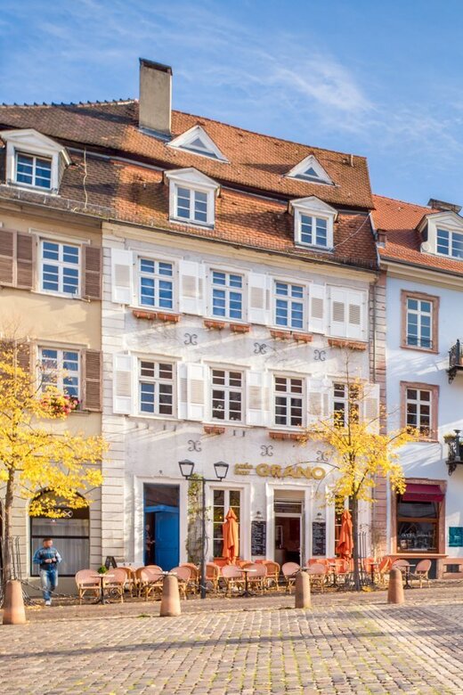 Zu sehen ist der Kornmarkt in der Heidelberger Altstadt