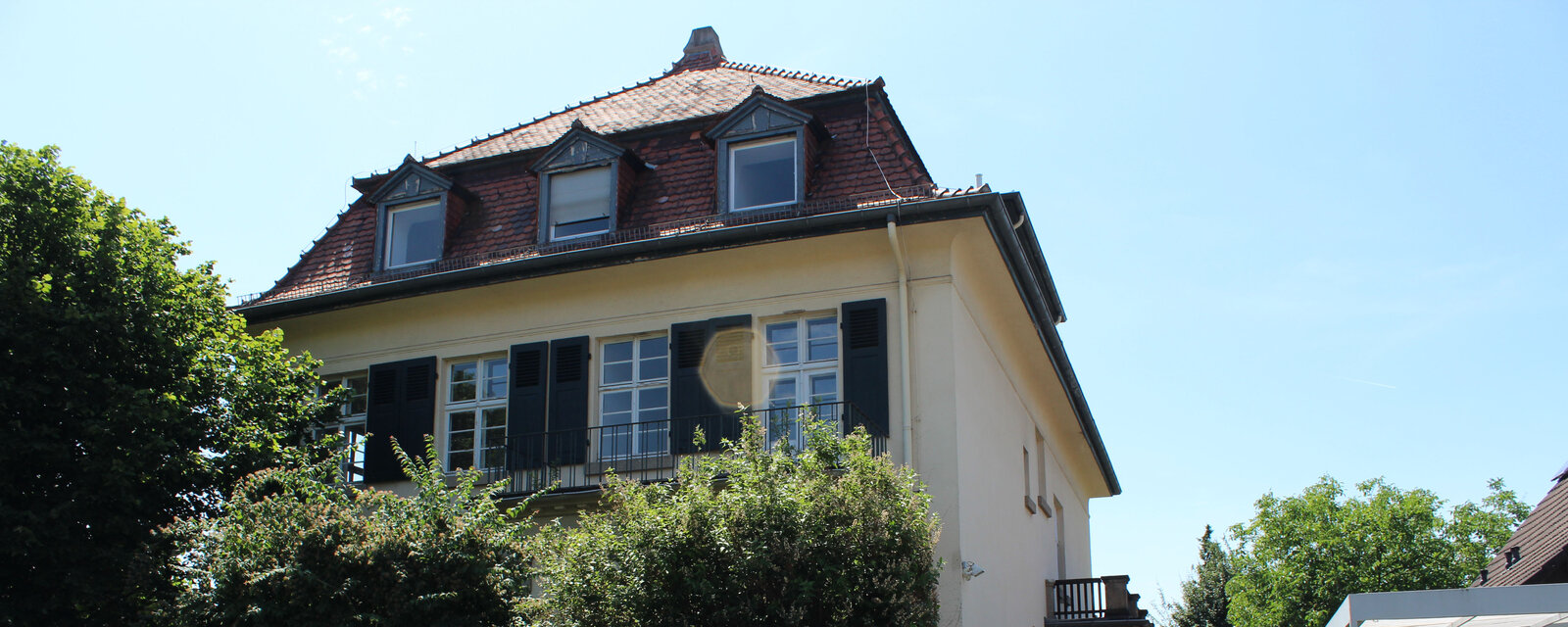 Der Standort Zeppelinstraße 3 von außen.