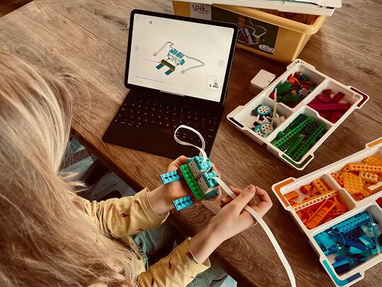 Symbolbild für das Projekt "Computational and Algorithmic Principles in LEGO®-Enriched Mathematics Learning"