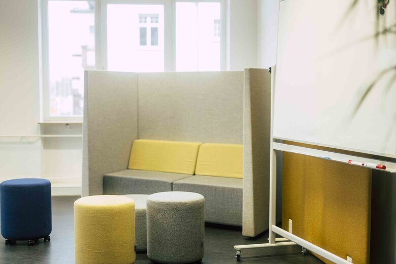 Der Deisgn-Thinking Raum im Transferzentrum, ideal für Co-Working, Workshops und Meetings.