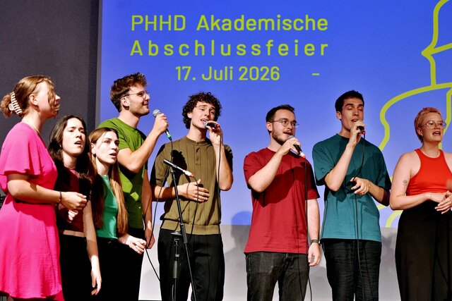 Zu sehen sind die PolyPHonics auf der Bühne.