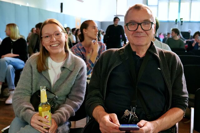Zu sehen sind von links Dr. Jana Steinbacher und Prorektor Prof. Dr. Christian Rietz.