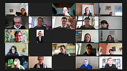 Das Bild zeigt kleine Kacheln mit Bildern von Menschen, die an der digitalen Eröffnung des Projekts KuLO teilgenommen haben. Copyright Pädagogische Hochschule Karlsruhe
