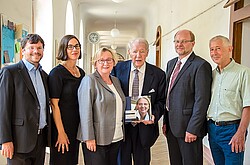 Gruppenbild der Ersteller von "Bildung gewinnt".