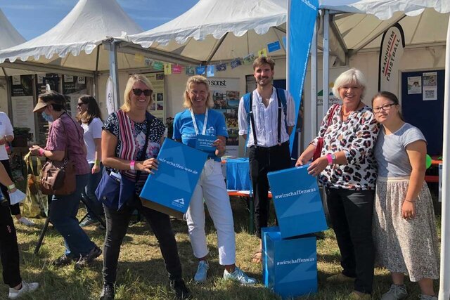 Zu sehen sind Mitarbeiter:innen von der PH Heidelberg und der Metropolregion Rhein-Neckar GmbH in Mannheim.