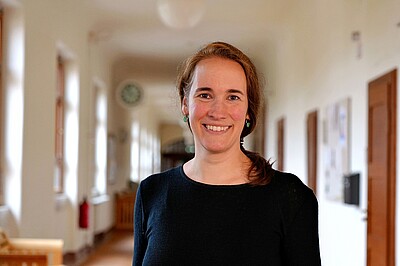 Portraitbild Jun.-Prof. Dr. Priska Sprenger