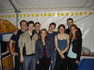 Gruppe posiert