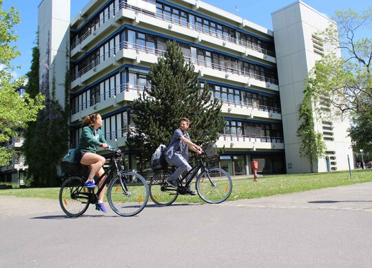 Studie zu den Auswirkungen der Covid-19-Pandemie auf gehörlose Schüler:innen 