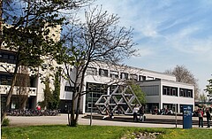 Das Symbolbild zeigt die PH Freiburg, wo das Zukunftsforum Bildungsforschung 2021 stattfindet.