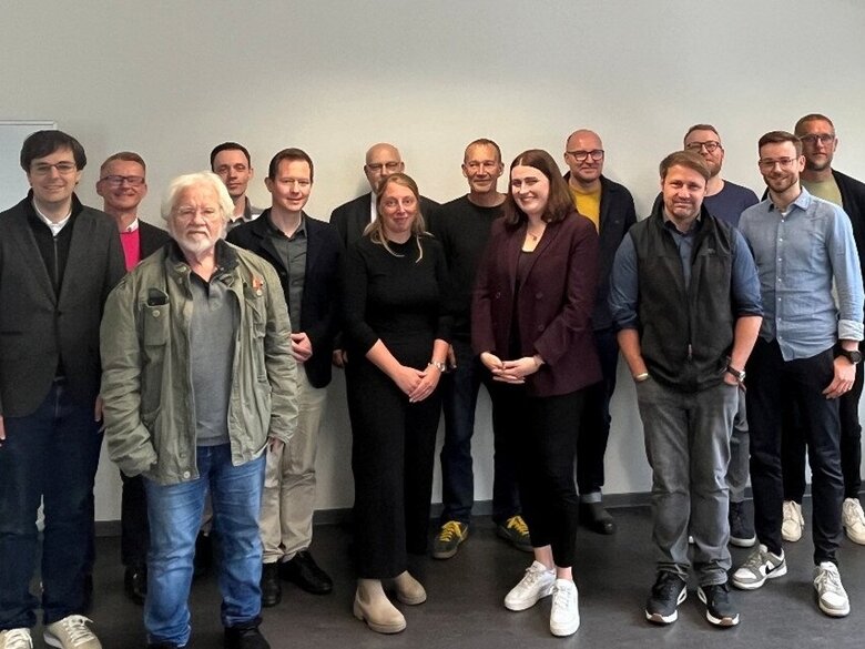 Foto einer Gruppe von Menschen